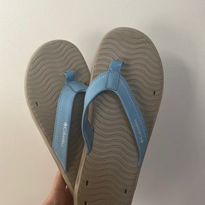 New Columbia flip flops